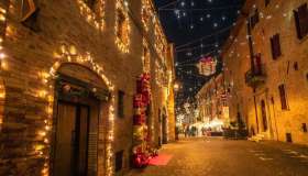 Un Natale da fiaba: i mercatini più suggestivi nei borghi e nei castelli d’Italia