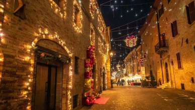 Un Natale da fiaba: i mercatini più suggestivi nei borghi e nei castelli d’Italia