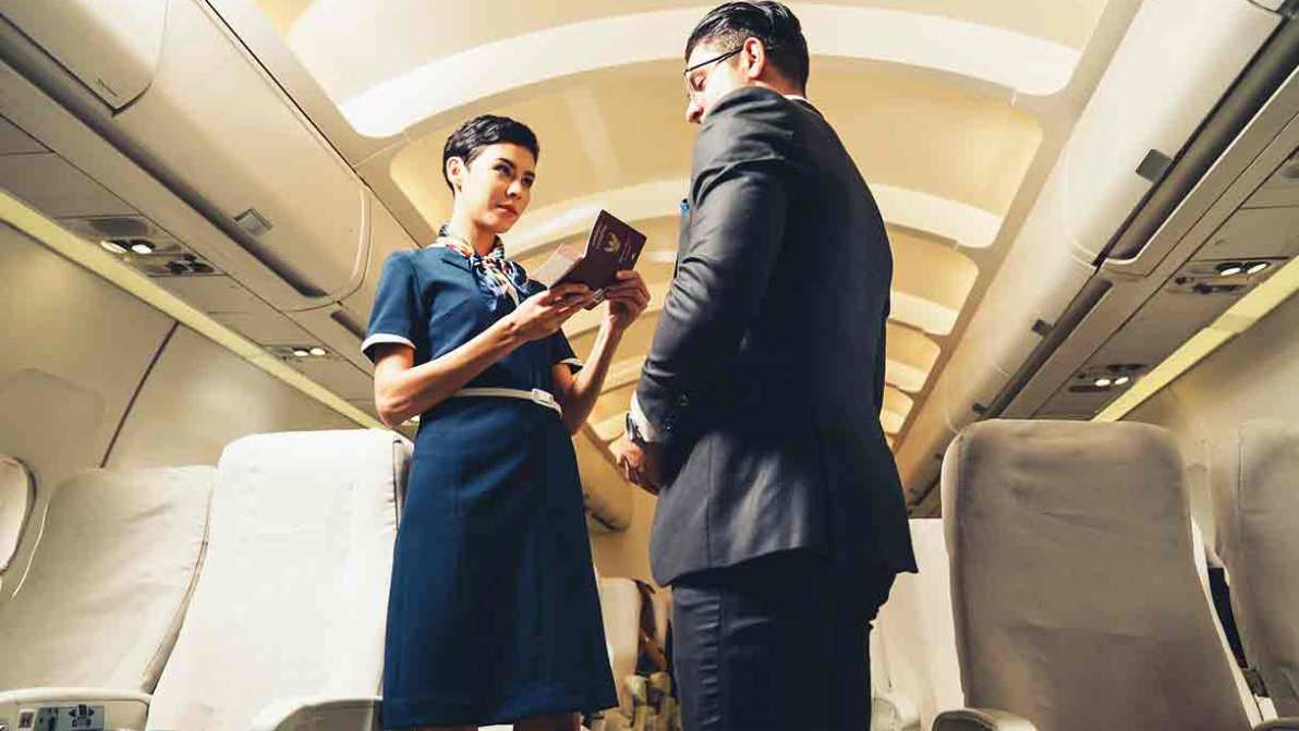 Sogni Parigi per Natale? Attenzione alle maxi multe se voli in Francia