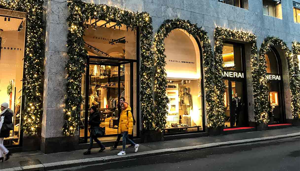 via-montenapoleone-milano-luminarie-natale