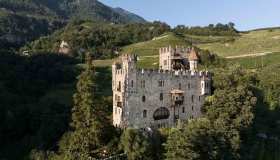 Castel Fontana, il castello delle leggende e di Ezra Pound (che nessuno conosce)