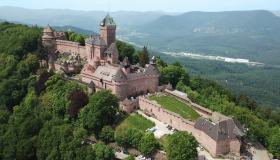 Haut-Koenigsbourg, la fortezza che domina l’Alsazia tra imperi, vigneti e montagne d’Europa