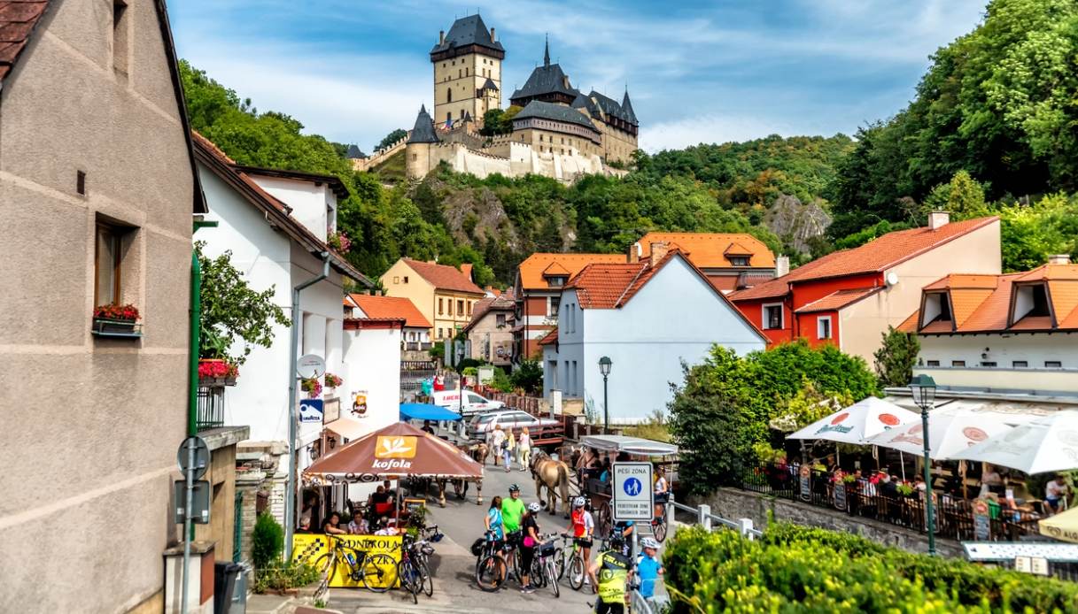 Visitare il Castello di Karlstejn vicino a Praga
