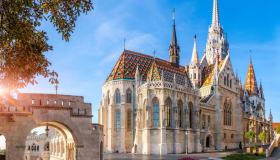Budapest, Chiesa di Mattia: il capolavoro dai tetti Zsolnay dal fascino senza pari in Europa
