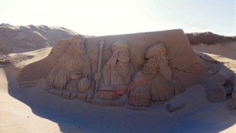 Il presepe di sabbia più famoso d’Europa è su un’isola dove a Natale è sempre primavera