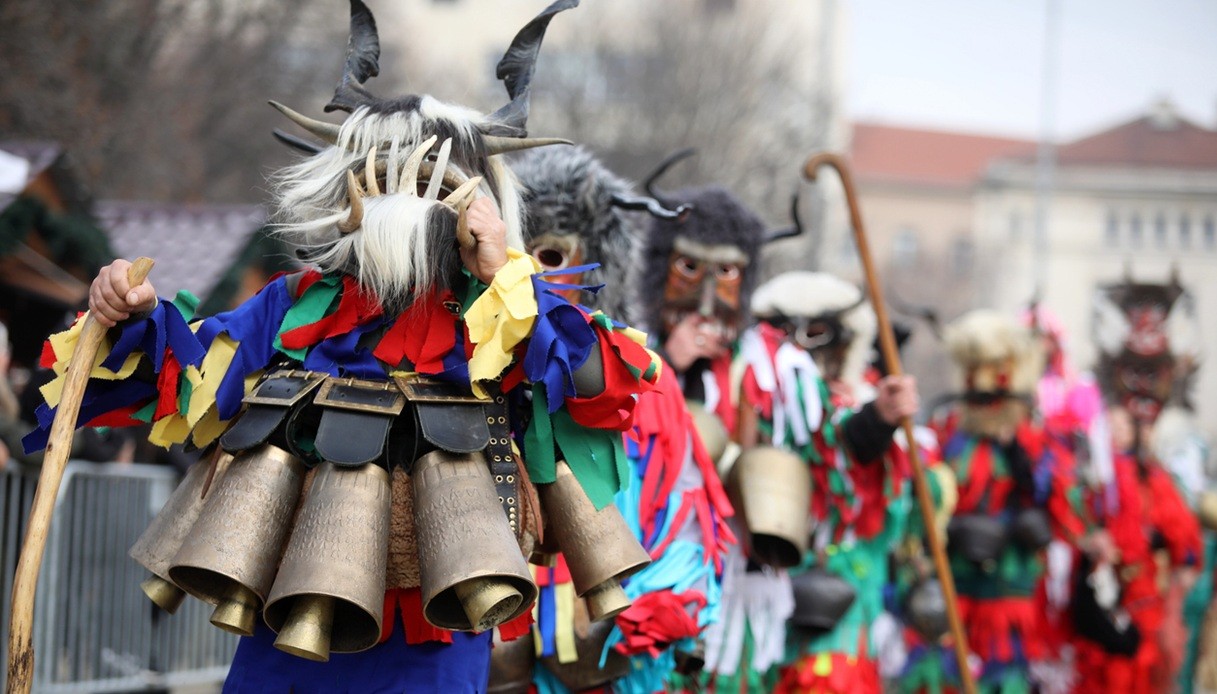festival dei giochi in maschera Surva a Pernik