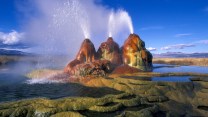 Fly Ranch Geyser, il miracolo cromatico del Nevada che nasce da un errore umano
