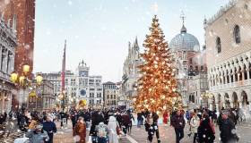 Italia tra i 10 posti dove gli inglesi sognano di passare il Natale (ma il piatto scelto fa discutere)