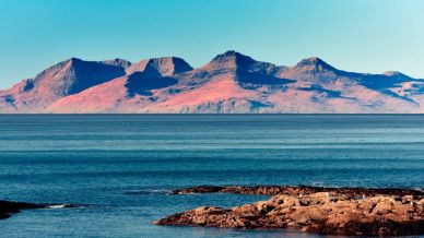 Isola di Rùm, la Scozia più magica tra paesaggi selvaggi e notti invernali stellate