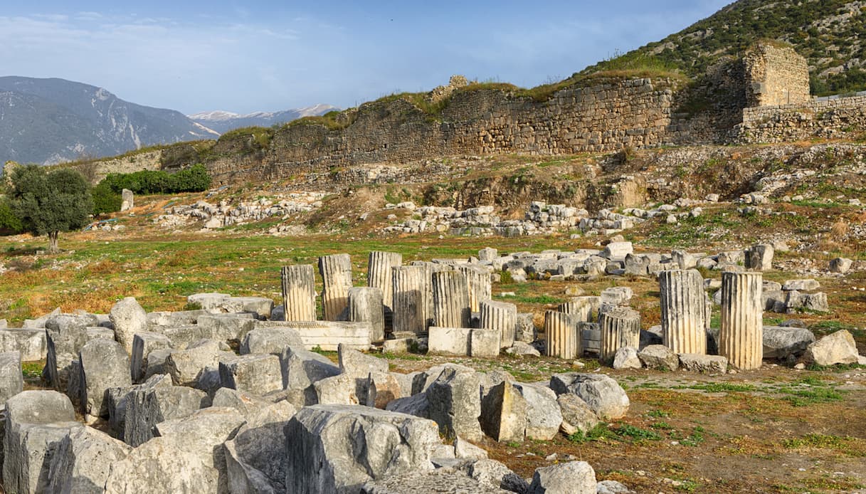 Ritrovato il Tempio di Zeus dopo millenni, la scoperta riscrive la storia di Limira