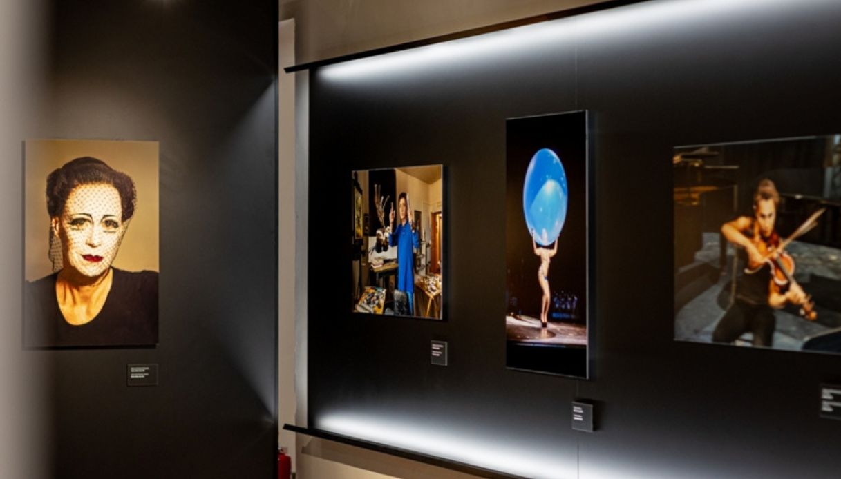 Particolare della mostra “Steve McCurry – Umbria” a Montelfalco, Umbria