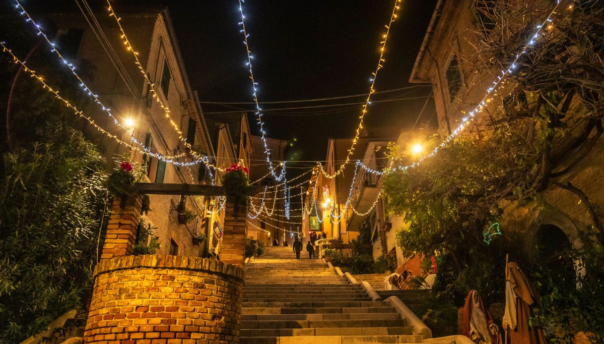 Luci di Natale nel borgo di Corinaldo