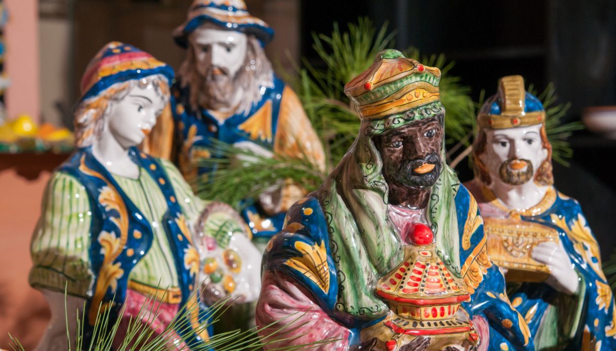 Particolare di una Natività in ceramica a Caltagirone