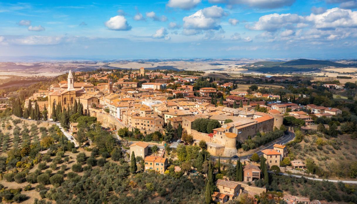 Viaggio a Pienza, la città progettata come armonia perfetta tra arte, architettura e colline toscane