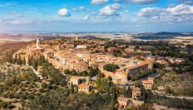 Viaggio a Pienza, la città progettata come armonia perfetta tra arte, architettura e colline toscane