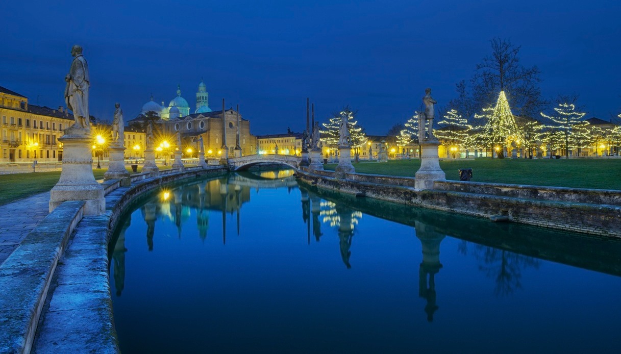 Prato della Valle a Natale, a Padova