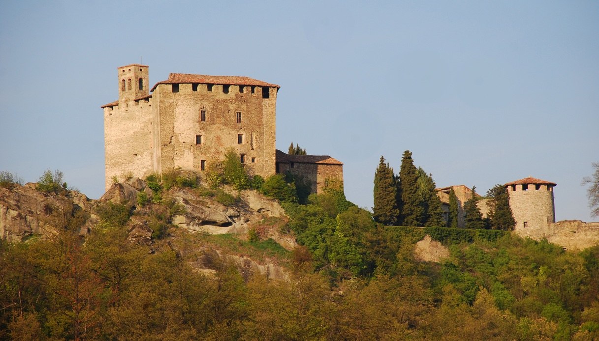 Rocca d'Olgisio a Pianello Val Tidone