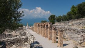 Lago di Garda, le Grotte di Catullo svelano nuovi resti romani: scoperta straordinaria