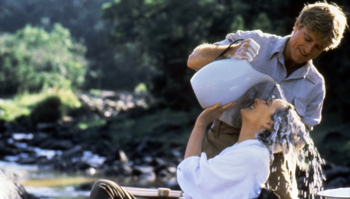 Robert Redford e Meryl Streep nella celebre scena de "La mia Africa"