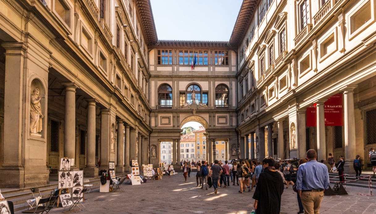 Veduta della Galleria degli Uffizi a Firenze
