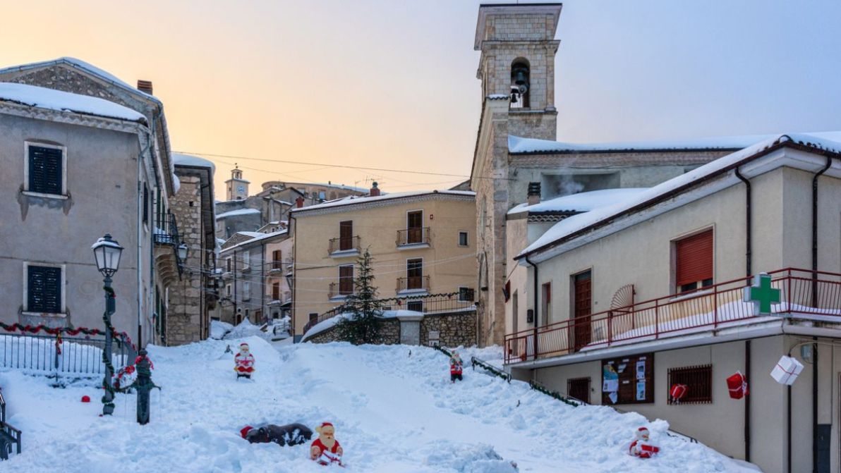 Natale a Villalago, la magia del presepe subacqueo