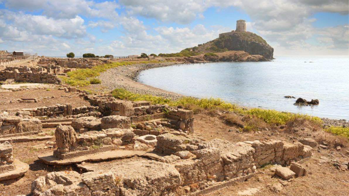 L’area archeologica di Nora, una finestra sul passato della Sardegna affacciata sul mare