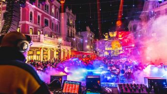 Dove vivere il Capodanno 2026 nei parchi divertimento tra feste, attrazioni e fuochi d’artificio