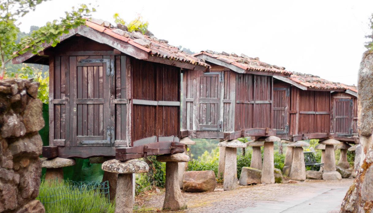 Granai tipici galiziani a Vilanova dos Infantes