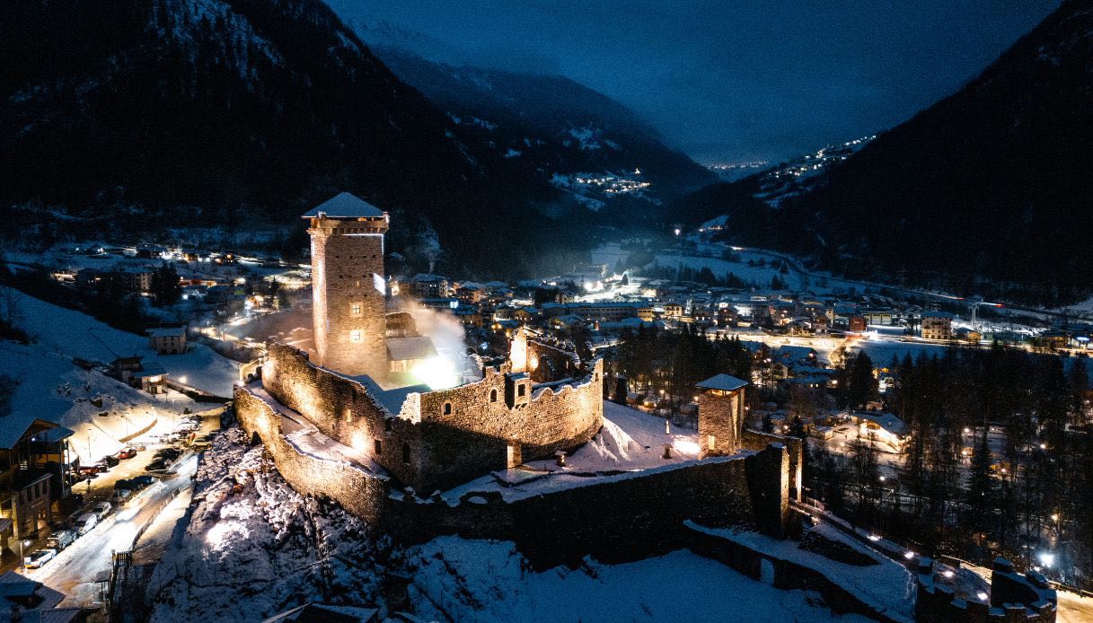 Ossana, il borgo dei 1000 presepi torna a far vivere la magia del Natale