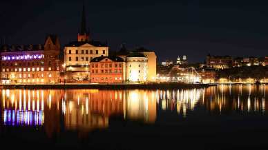 Se viaggi a Stoccolma adesso sei al buio: un record, ma non è la Notte Polare