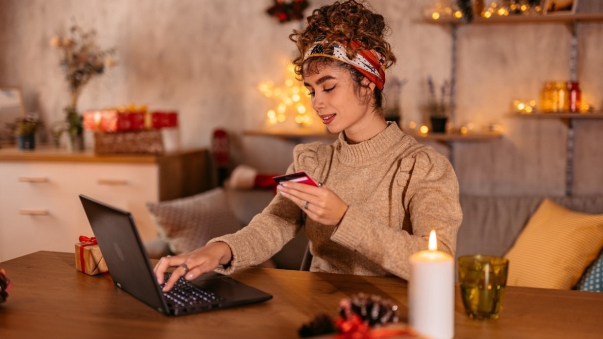 Regali di Natale last minute per chi ama i viaggi: un biglietto aperto per qualunque destinazione