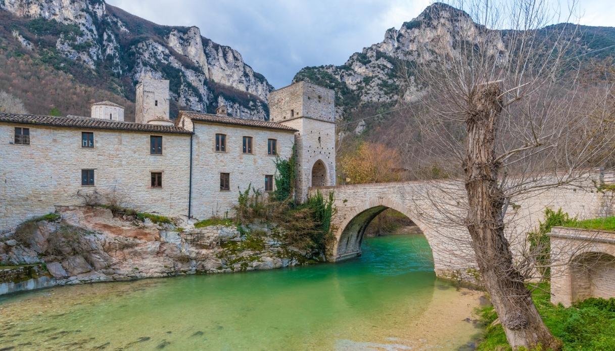 Abbazia di San Vittore alle Chiuse nelle Marche