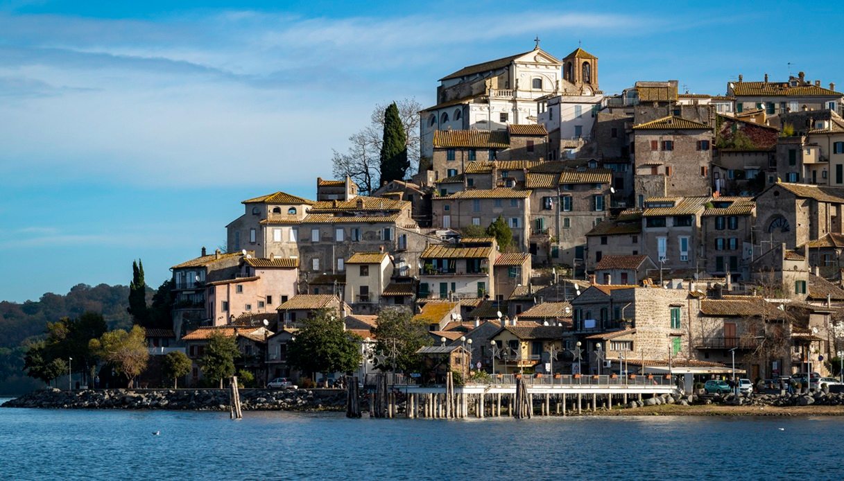 Anguillara Sabazia, splendido borgo sul lago di Bracciano