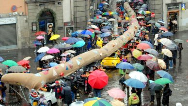 A Viterbo torna la Calza della Befana più lunga del mondo: l’evento imperdibile