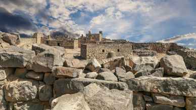 Il Castello di Azraq, la “fortezza blu” della Giordania orientale più autentica