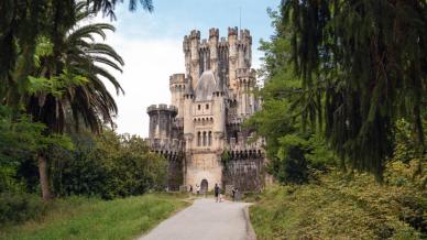 L’incantesimo del Castello di Butrón, dove la foresta atlantica incontra il sogno neogotico