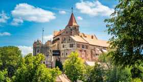 Il Castello di Pernštejn: la fortezza da fiaba di Fantaghirò che esiste nella realtà 