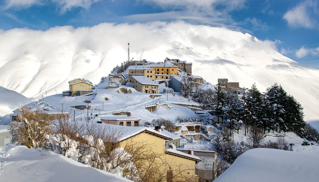 Lago di Pilato Monti Sibillini inverno neve
