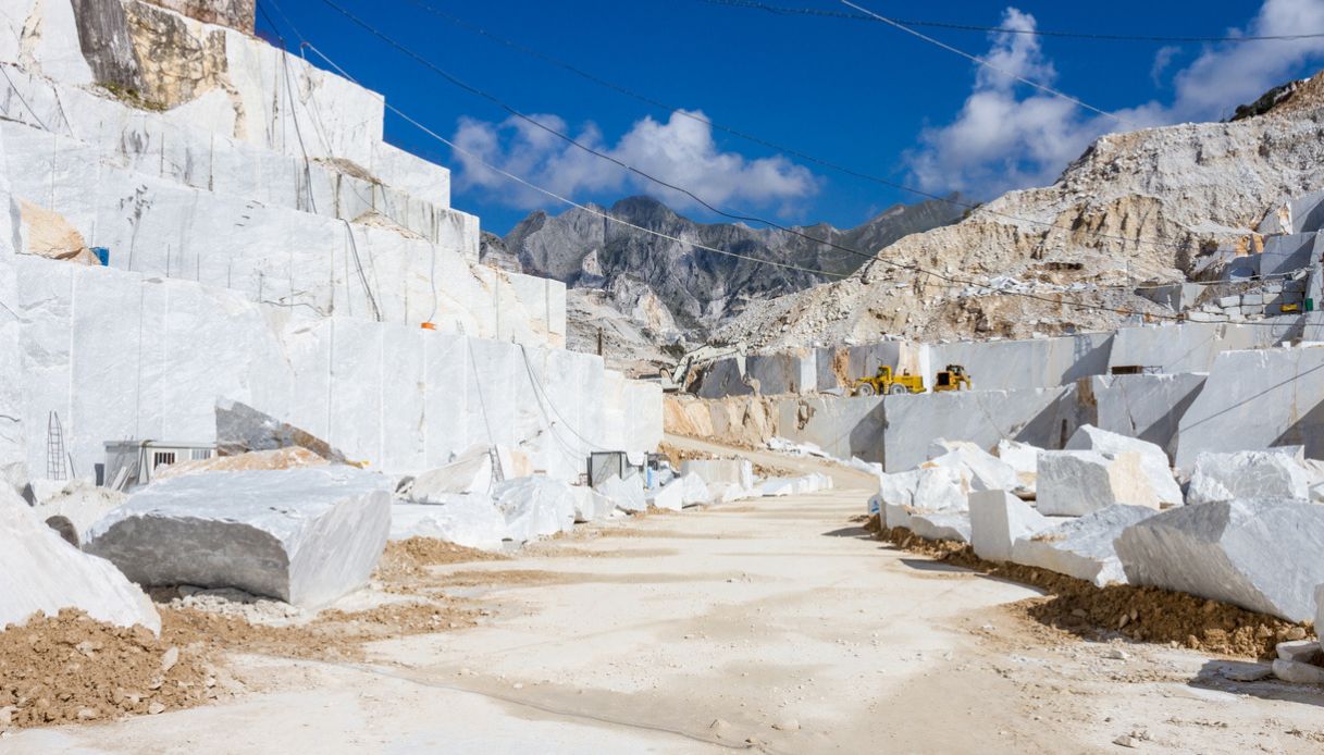 Scorcio di una cava di marmo di Carrara