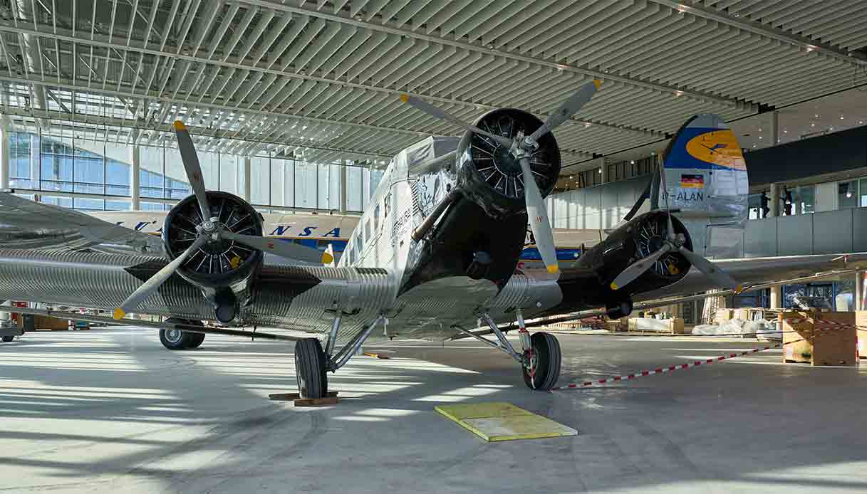 Lufthansa-Group-Hangar-One