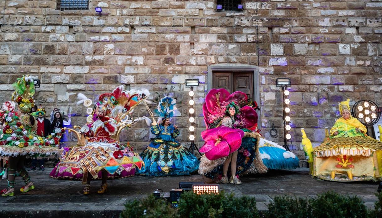 Costumi colorati del Carnevale di Firenze