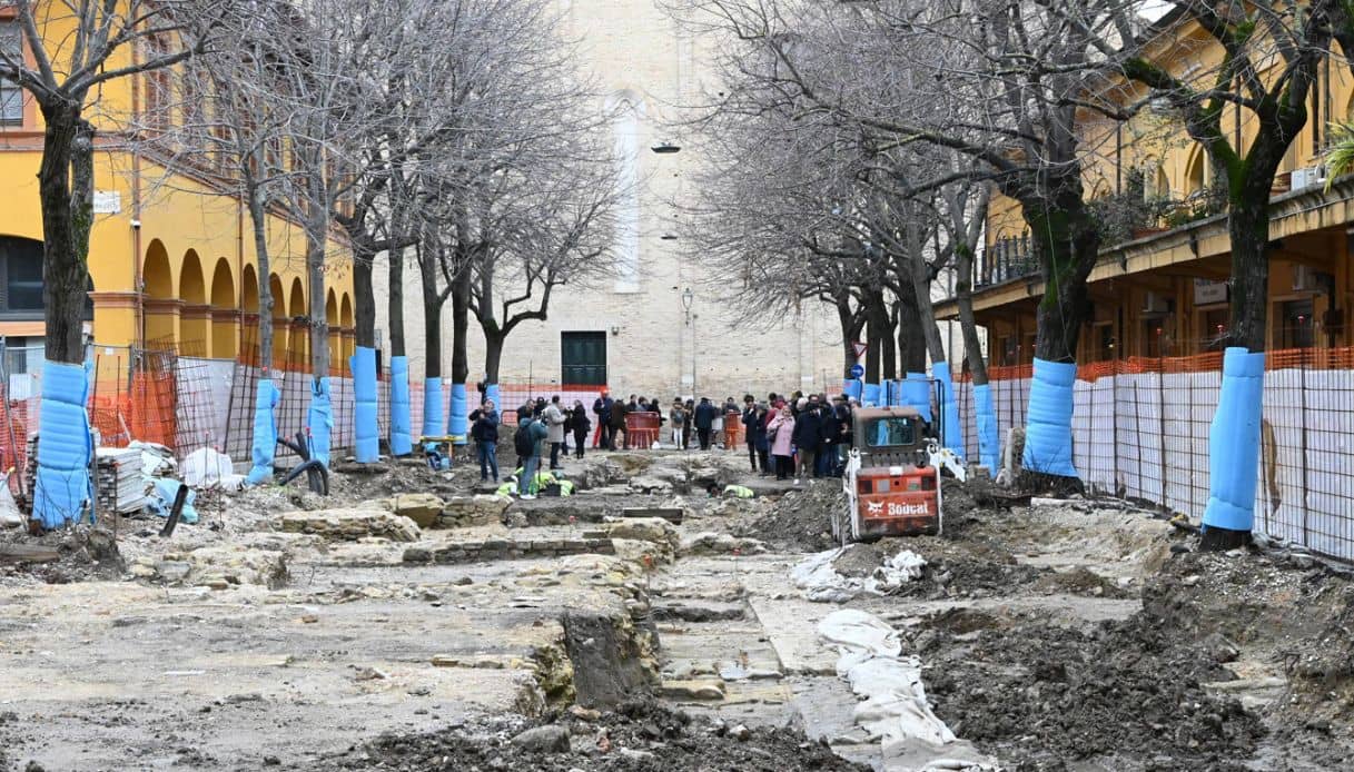 Basilica di Vitruvio, scavi in Piazza Andrea Costa, Fano