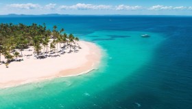 Cayo Levantado, Antikythera, Caye Caulker: i luoghi e i viaggi che ci hanno fatto sognare questo mese