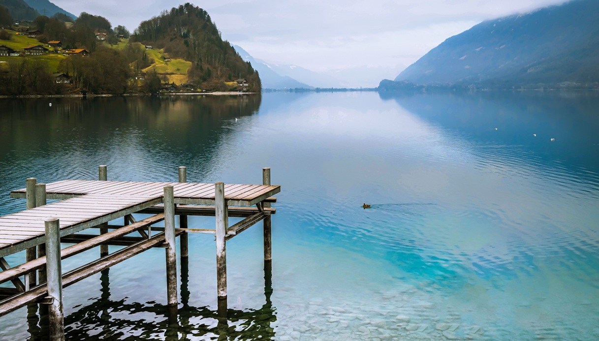 L'ormai celebre pontile sul lago di Brienz