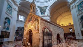 La più grande storia racchiusa in una misura minima: Porziuncola, la chiesa dentro una basilica