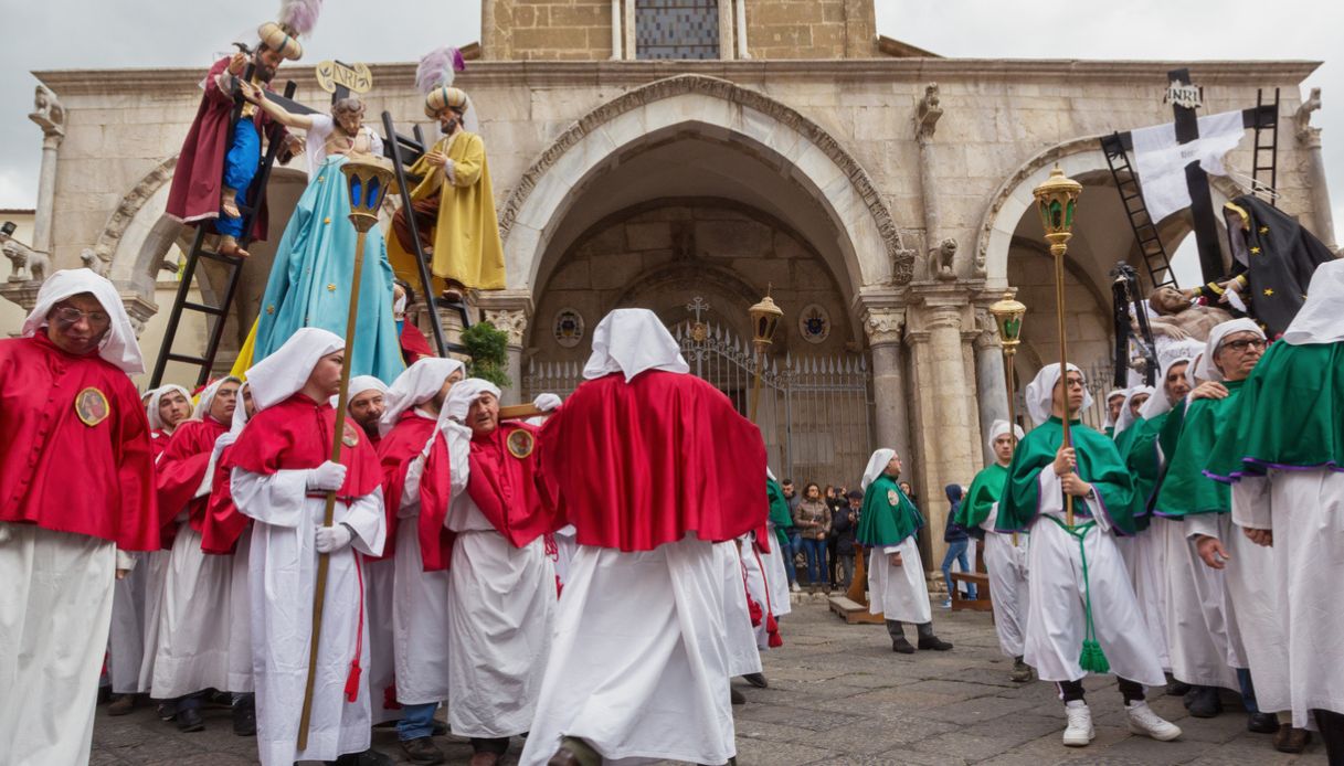 Confraternite nel periodo di Pasqua a Sessa Aurunca, Campania