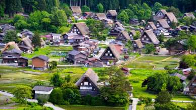 Shirakawa-go, il Giappone che resiste al tempo tra montagne, neve e tetti di paglia