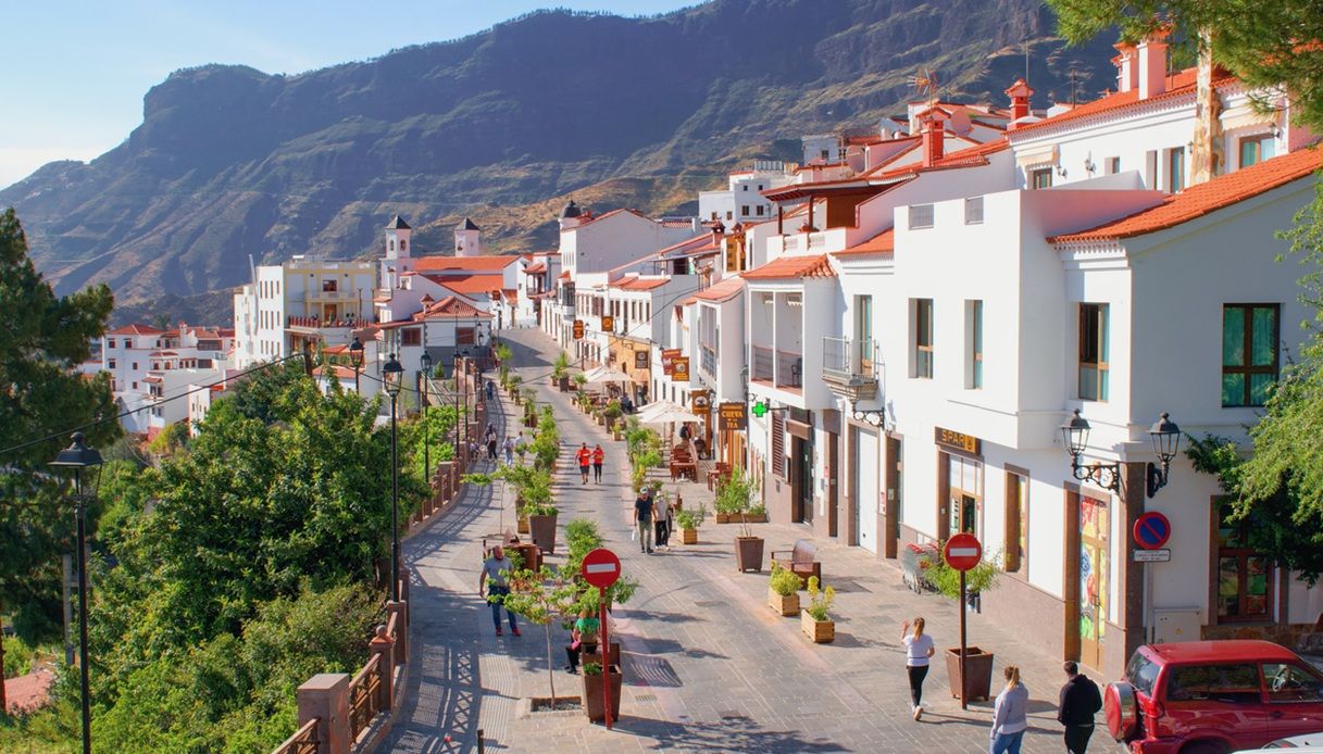 La strada principale panoramica del borgo di Tejeda