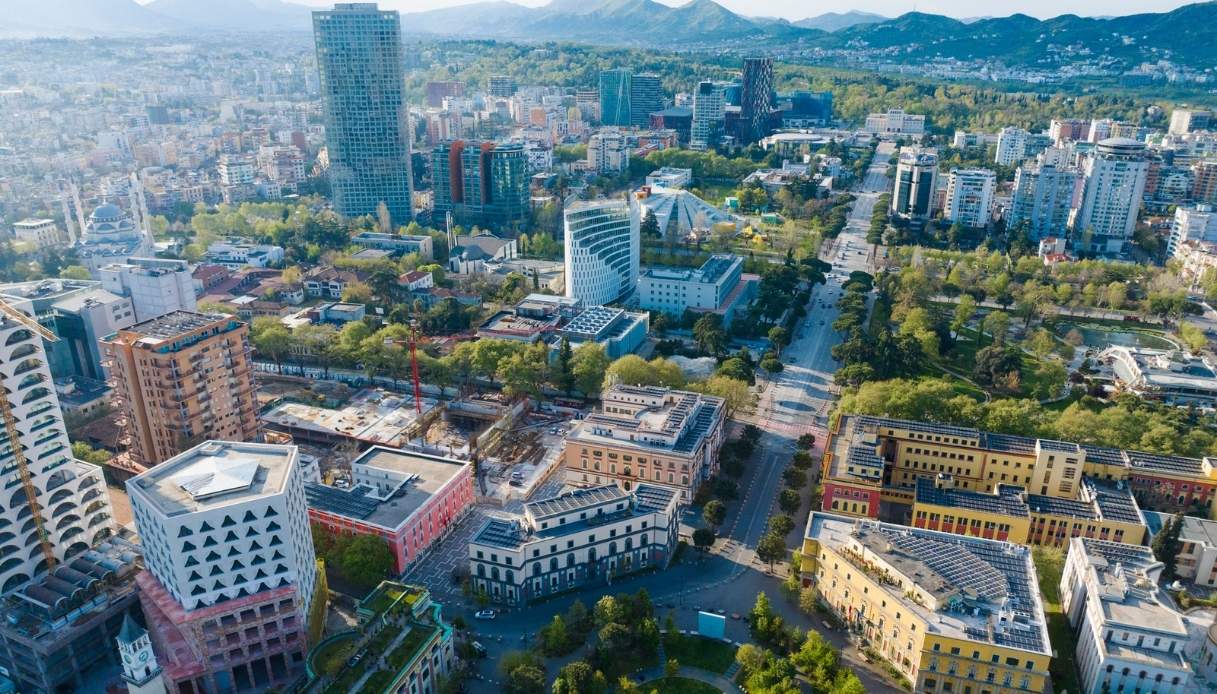 Lo skyline di Tirana