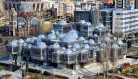 La Biblioteca Nazionale del Kosovo, un’opera architettonica senza eguali dal fascino brutalista